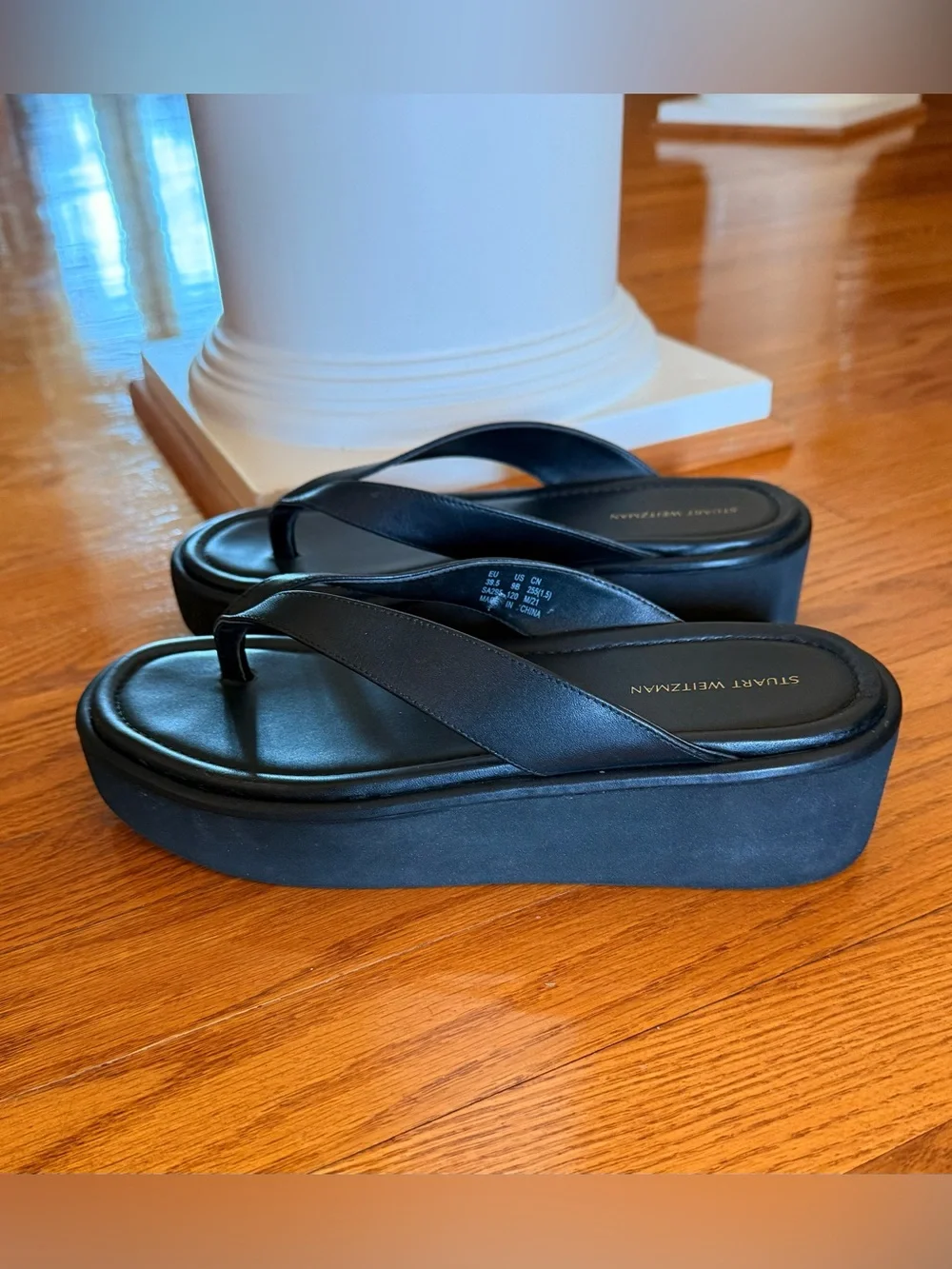 Stuart Weitzman Black Platform Thong Flip Flop Sandals Size 9B - Picture 2 of 8